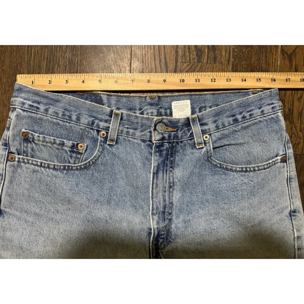 Levi's 550 Relaxed Fit Denim Shorts Mens 34 Light Wash Good Distressed Vintage